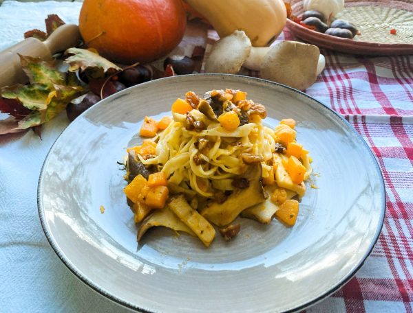 Tagliatelle mit Kürbis, Austernpilze und Maronen