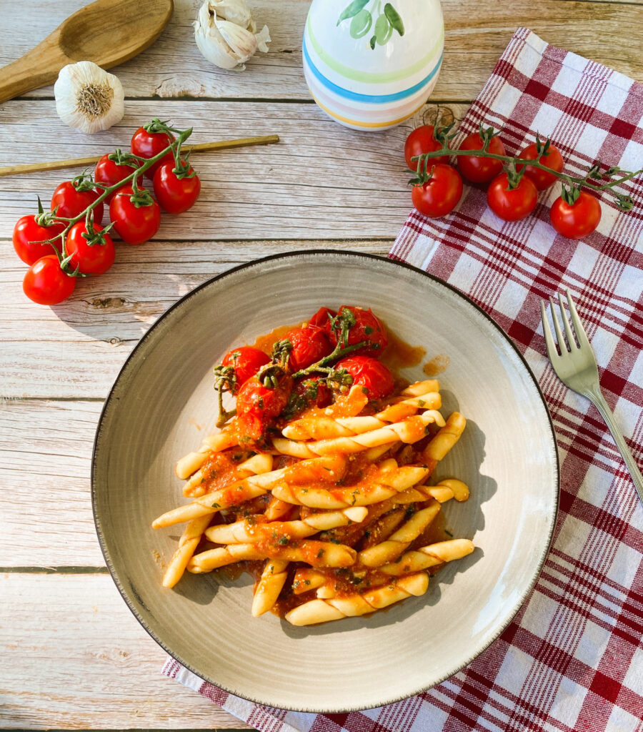 Busiate pomodoro burrata