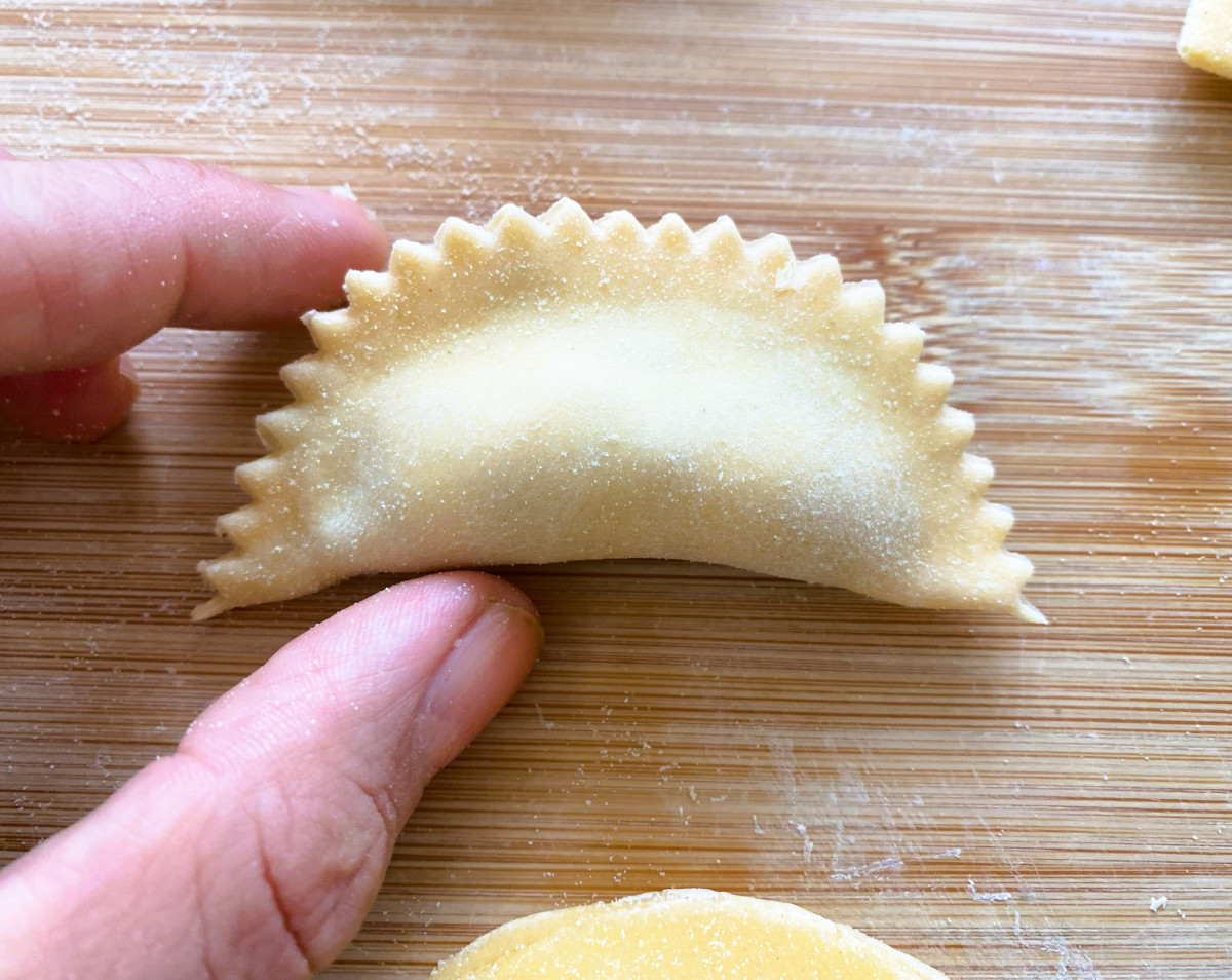 Ravioli gefüllt mit Steinpilzen oder Kräuterseitlingen