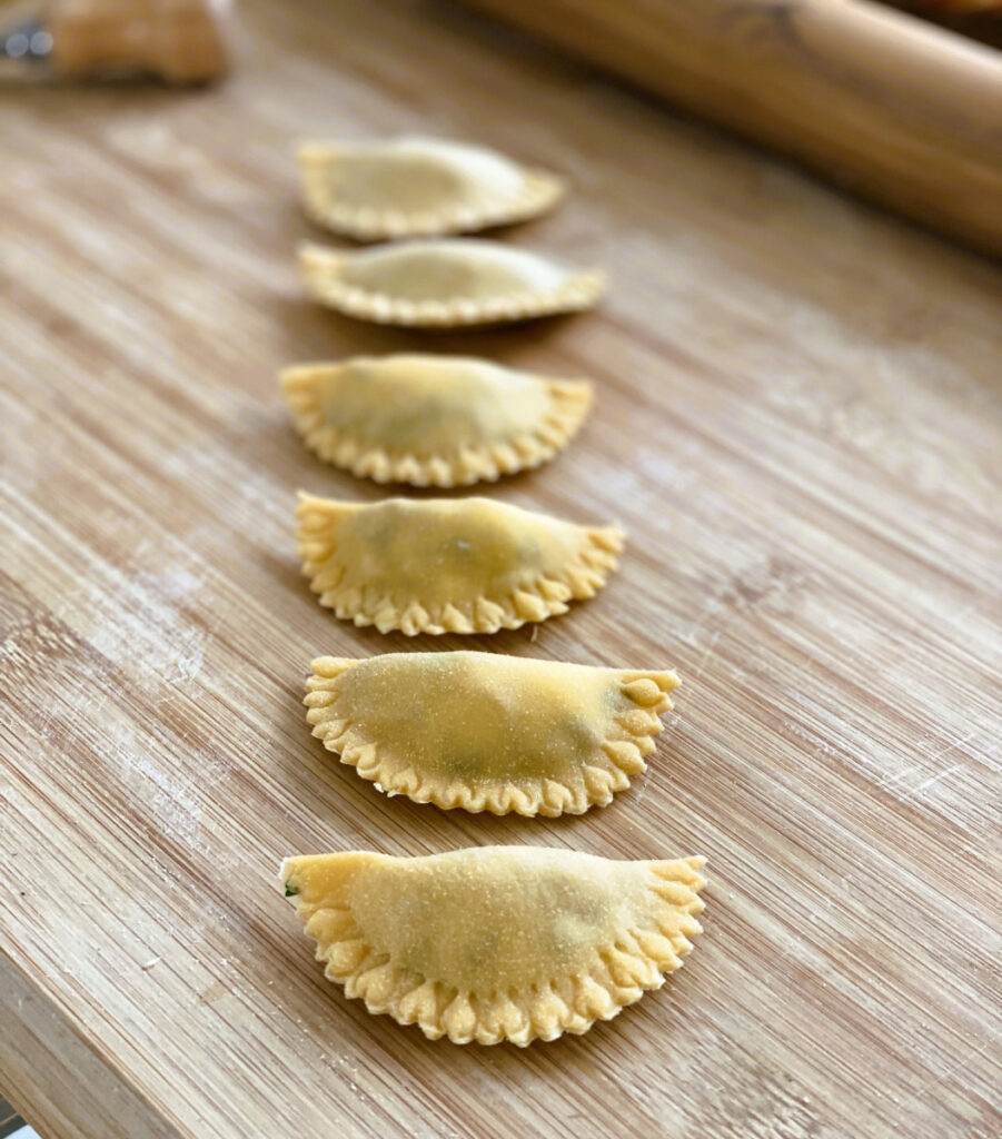 Ravioli gefüllt mit Steinpilzen oder Kräuterseitlingen