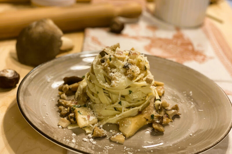 Unwiderstehliche Tagliatelle in cremigen Pilzsugo