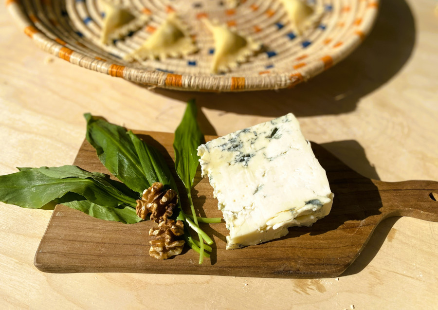Triangoli mit Gorgonzola-Mascarponefüllung in Bärlauchbutter
