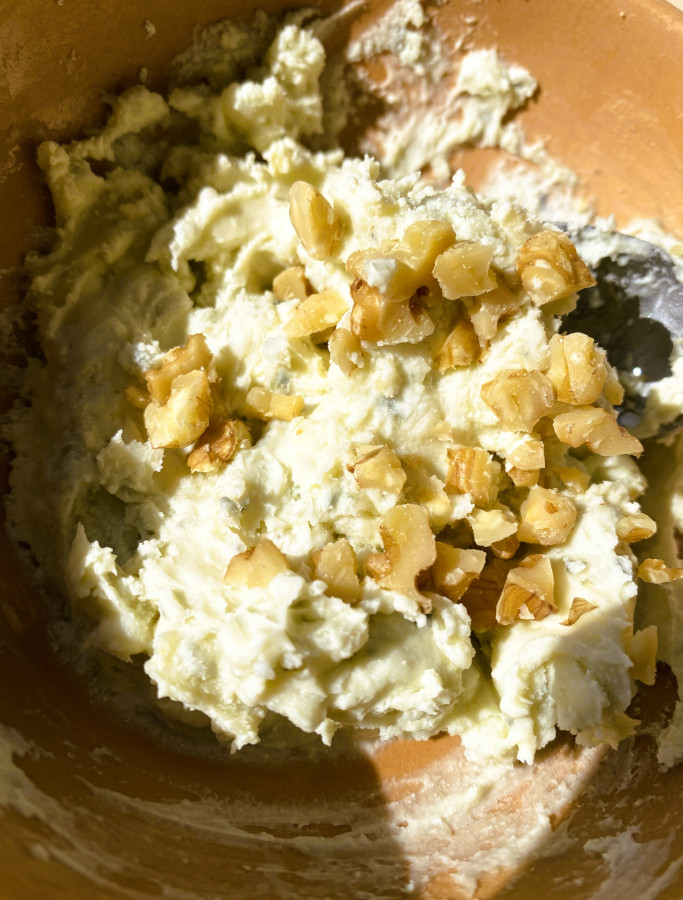 Triangoli mit Gorgonzola-Mascarponefüllung in Bärlauchbutter