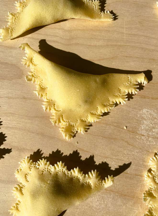 Triangoli mit Gorgonzola-Mascarponefüllung in Bärlauchbutter