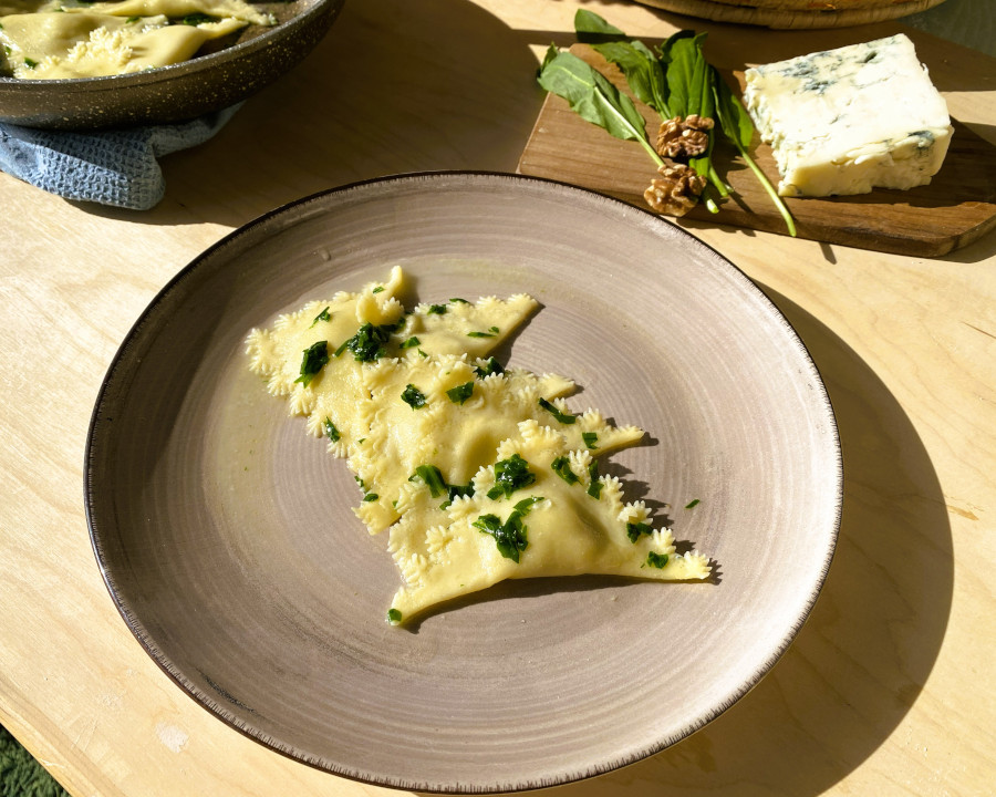 Triangoli mit Gorgonzola-Mascarponefüllung in Bärlauchbutter